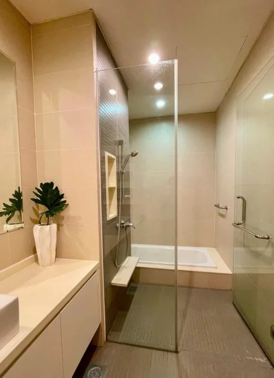 Bright 2-Bedroom Fully Furnished Apartment with Bathtub in The Vista, An Phu - 4