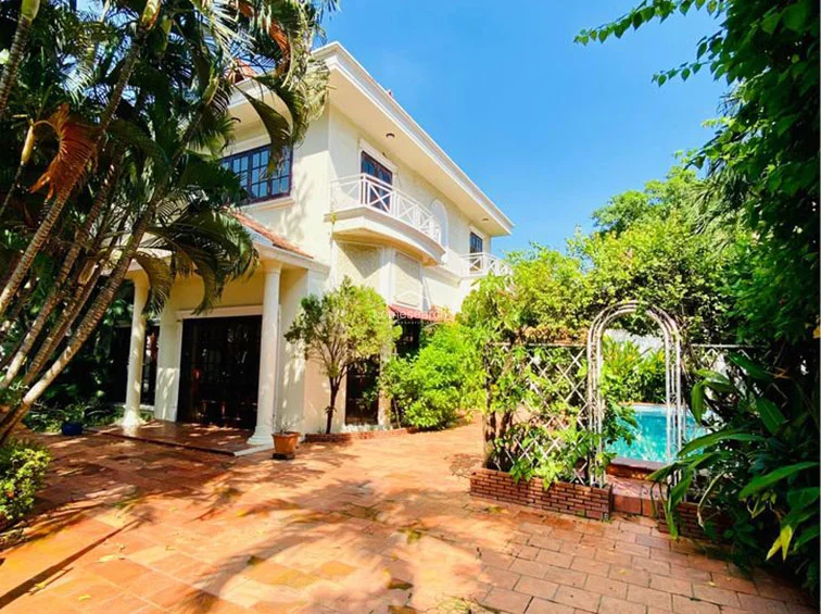 Villa for rent in Thao Dien - An Khanh Ward in An Khanh - Photo 1