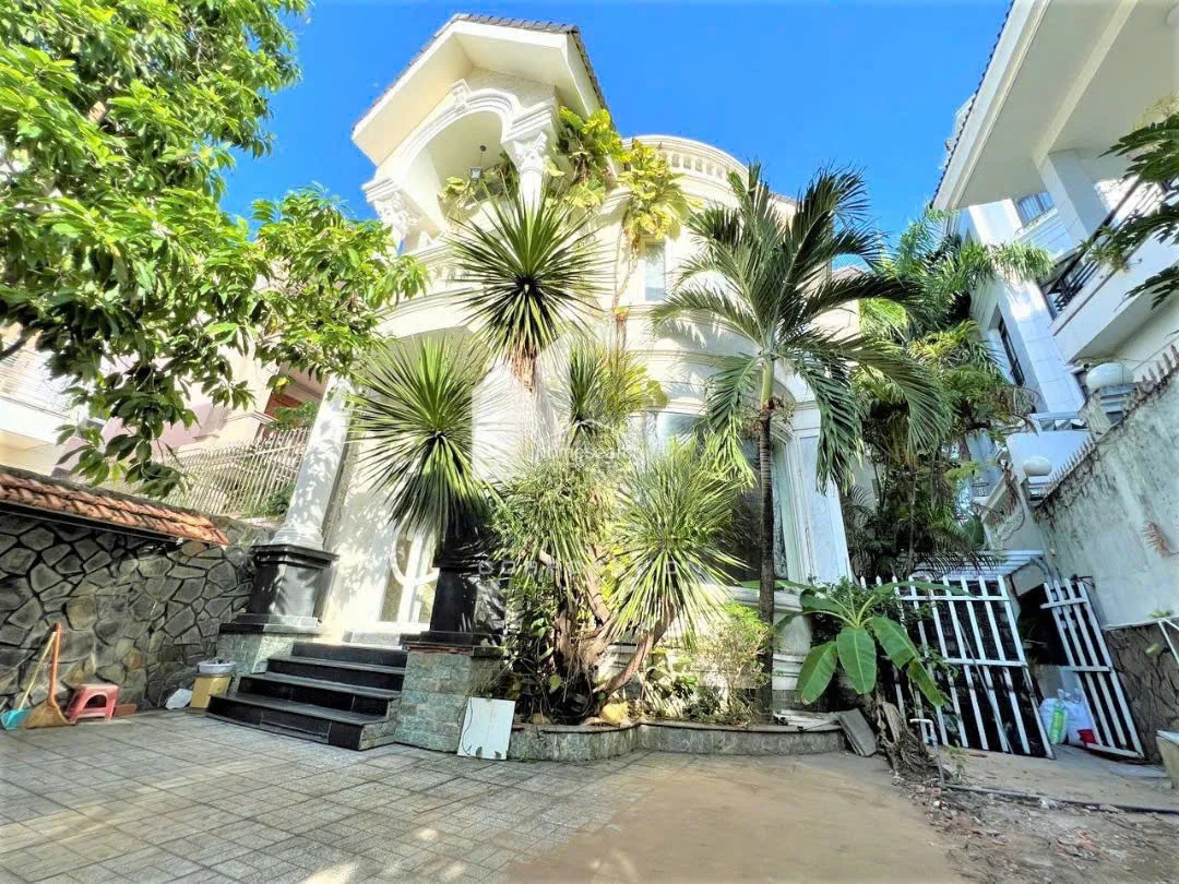 Charming 3-Bedroom Riverside Villa with Garden – Only Steps to Saigon River in An Khanh - Photo 1