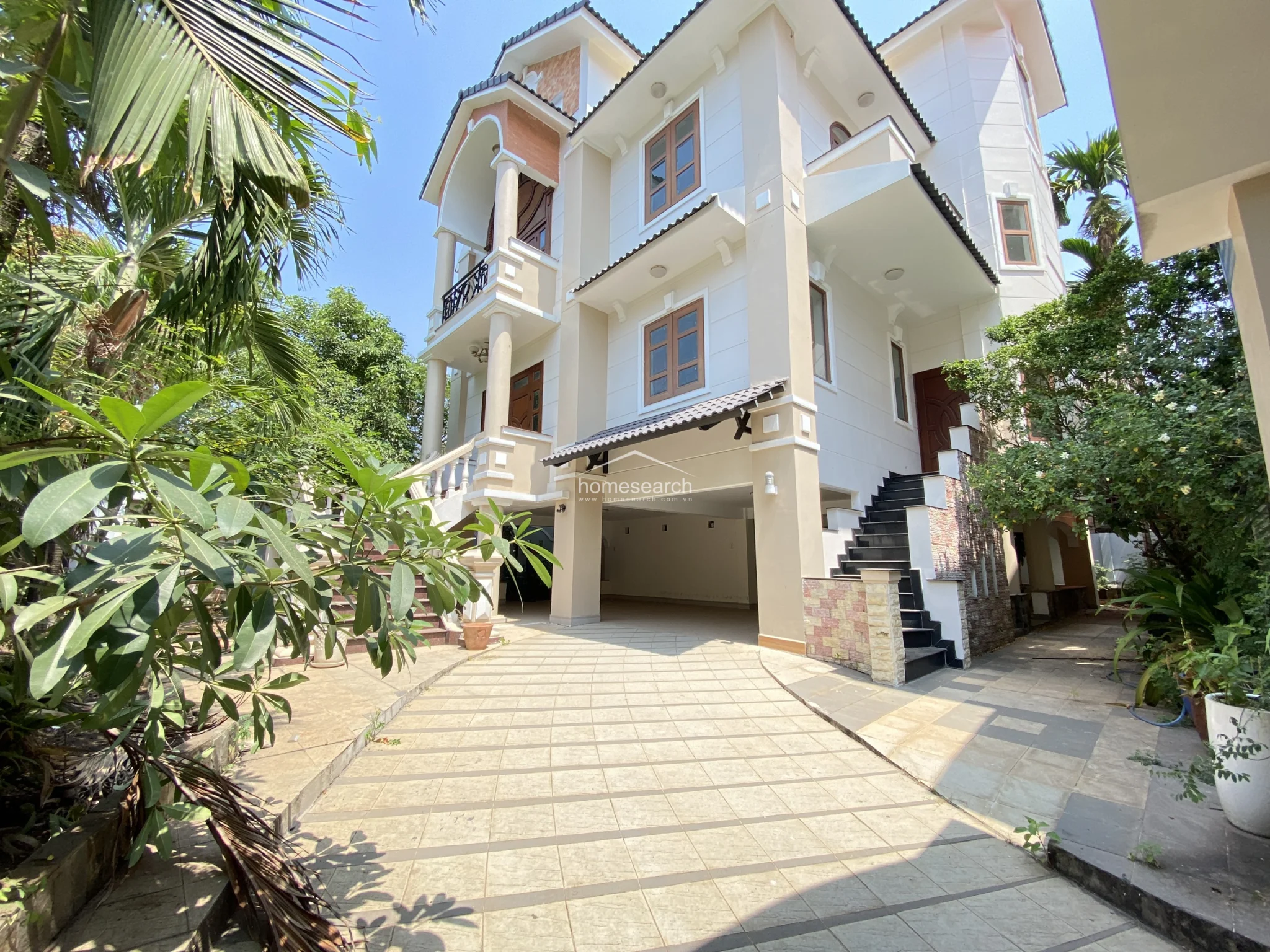 Villa for rent in compound Thao Dien in An Khanh - Photo 1