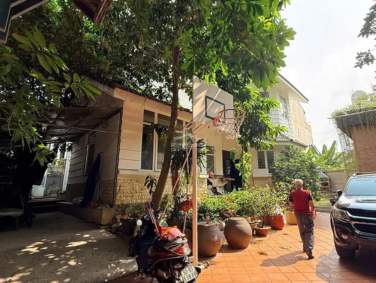 Villa for rent in compound Thao Dien - An Khanh Ward - 10