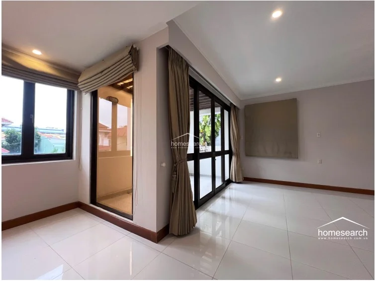 Villa for rent in compound Tran Nao - 32