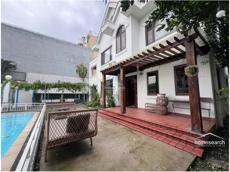Villa for rent in compound Tran Nao - 2