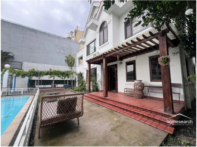 Villa for rent in compound Tran Nao - 2