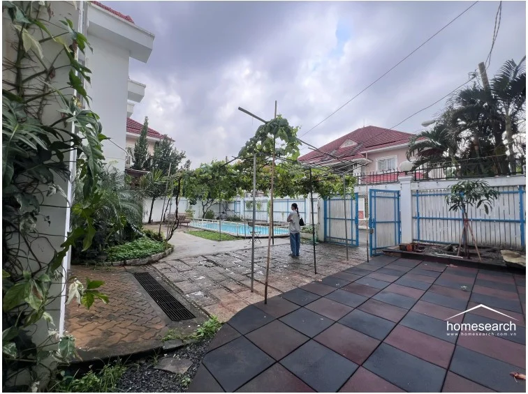 Villa for rent in compound Tran Nao - 4