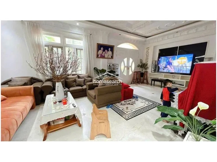 VILLA FOR RENT IN COMPOUND THAO DIEN - 1