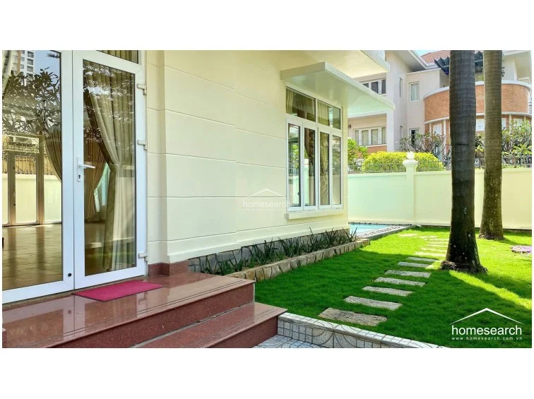 Villa for rent in compound Thao Dien - 3