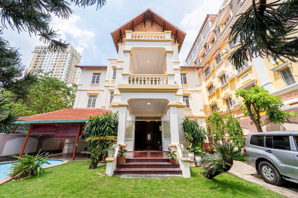 Villa for rent in Thao Dien - An Khanh Ward - 4