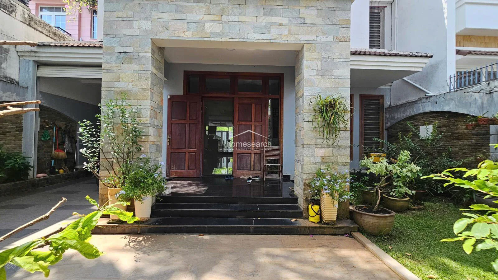 Villa for rent in Thao Dien - An Khanh Ward in An Khanh - Photo 1