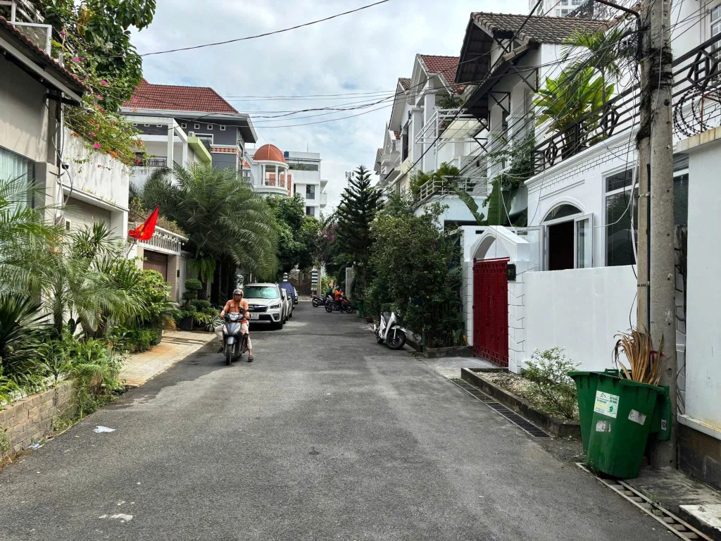 2-Bedroom 2-Storey House with Private Garden for Rent in Thao Dien – 200m² – $2,100/month - 3