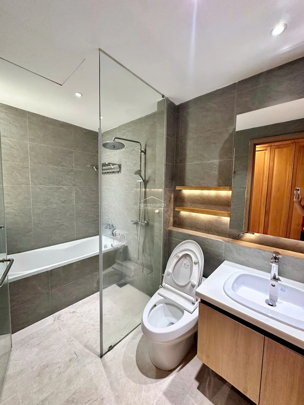Luxurious 3-Bedroom Unfurnished Apartment with Panoramic City Views in The Estella, An Phu - 21