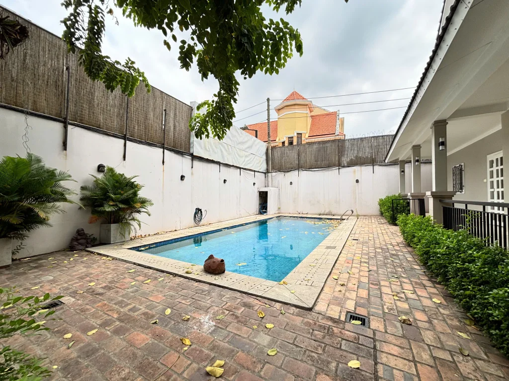 Villa in compound for rent - Dist.2 - 5