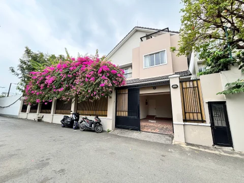 Villa in compound for rent - Dist.2