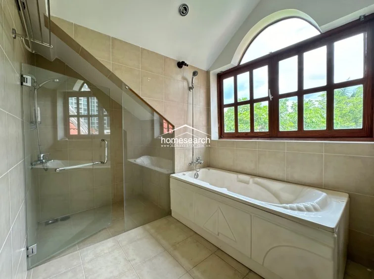 VILLA FOR RENT IN COMPOUND  - THAO DIEN - DIST.2 - 36
