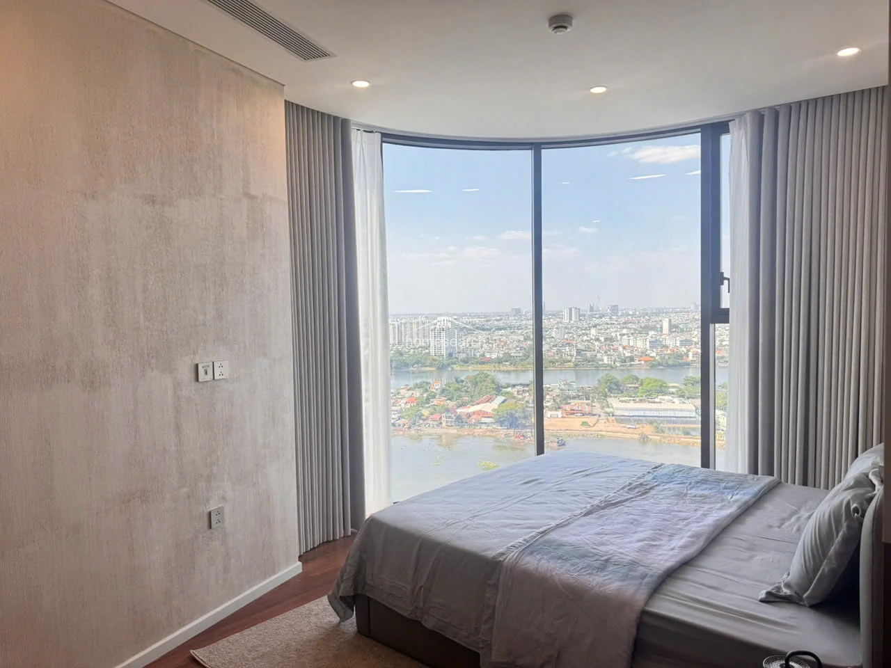 Stunning High-Floor 3-Bedroom River View Apartment in Thao Dien Green - 16