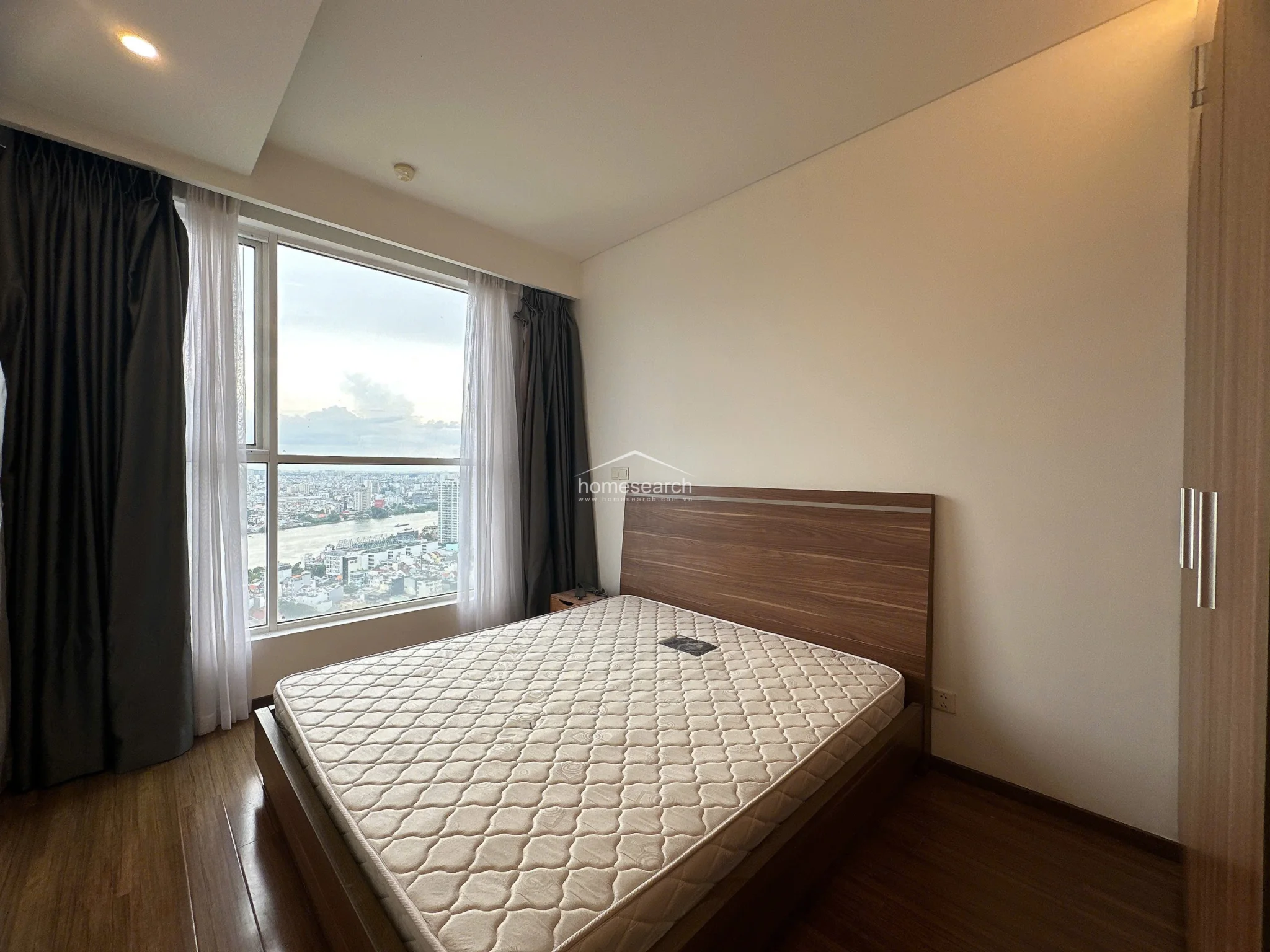 Furnished 2 Bedroom Apartment in Thao Dien Pearl - 26M/month - 13