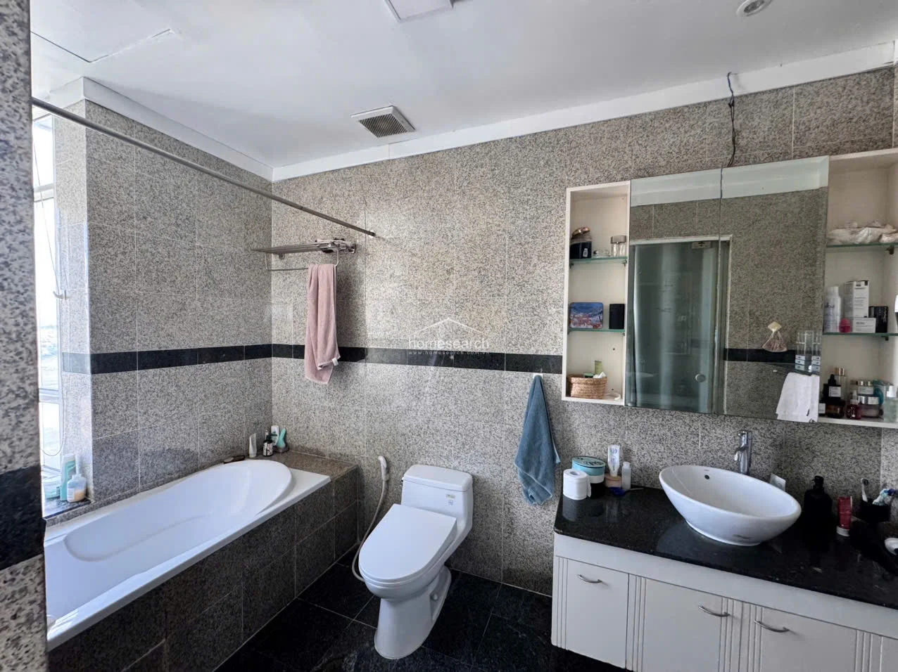 3 Bedroom apartment in Hoang Anh River view for rent - 12