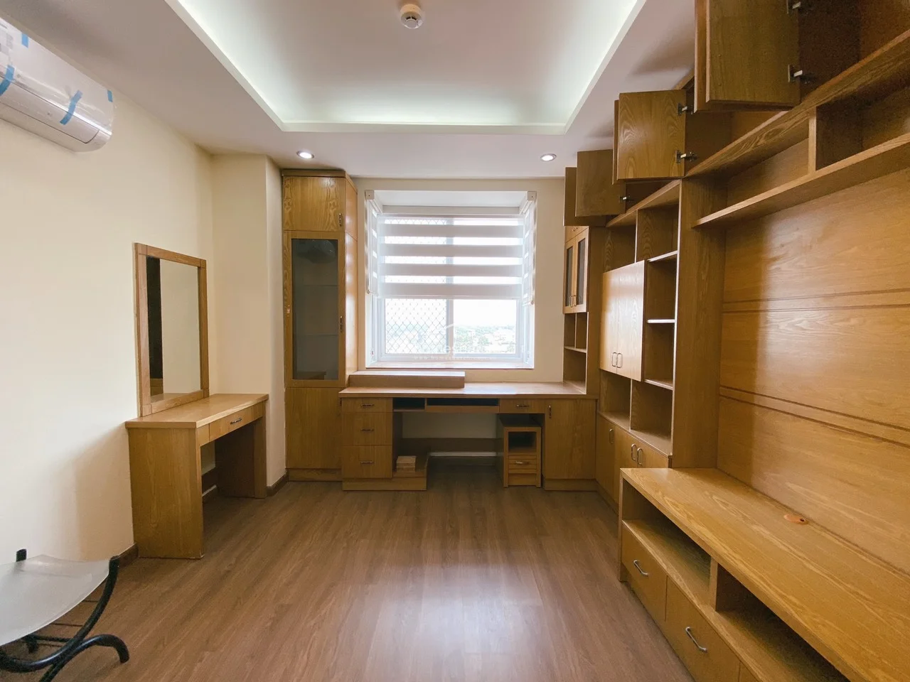 Spacious 3-Bedroom Unfurnished Apartment with River Views in Fideco Riverview, Thao Dien - 11