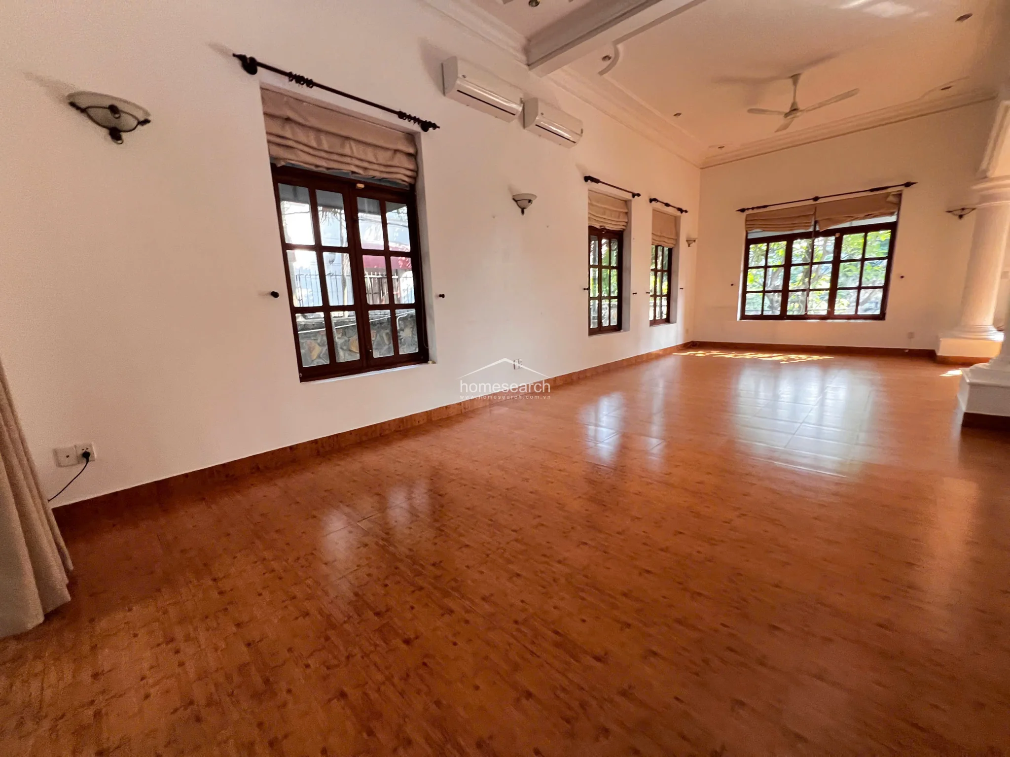 Villa for rent in compound Thao Dien - An Khanh Ward - 17