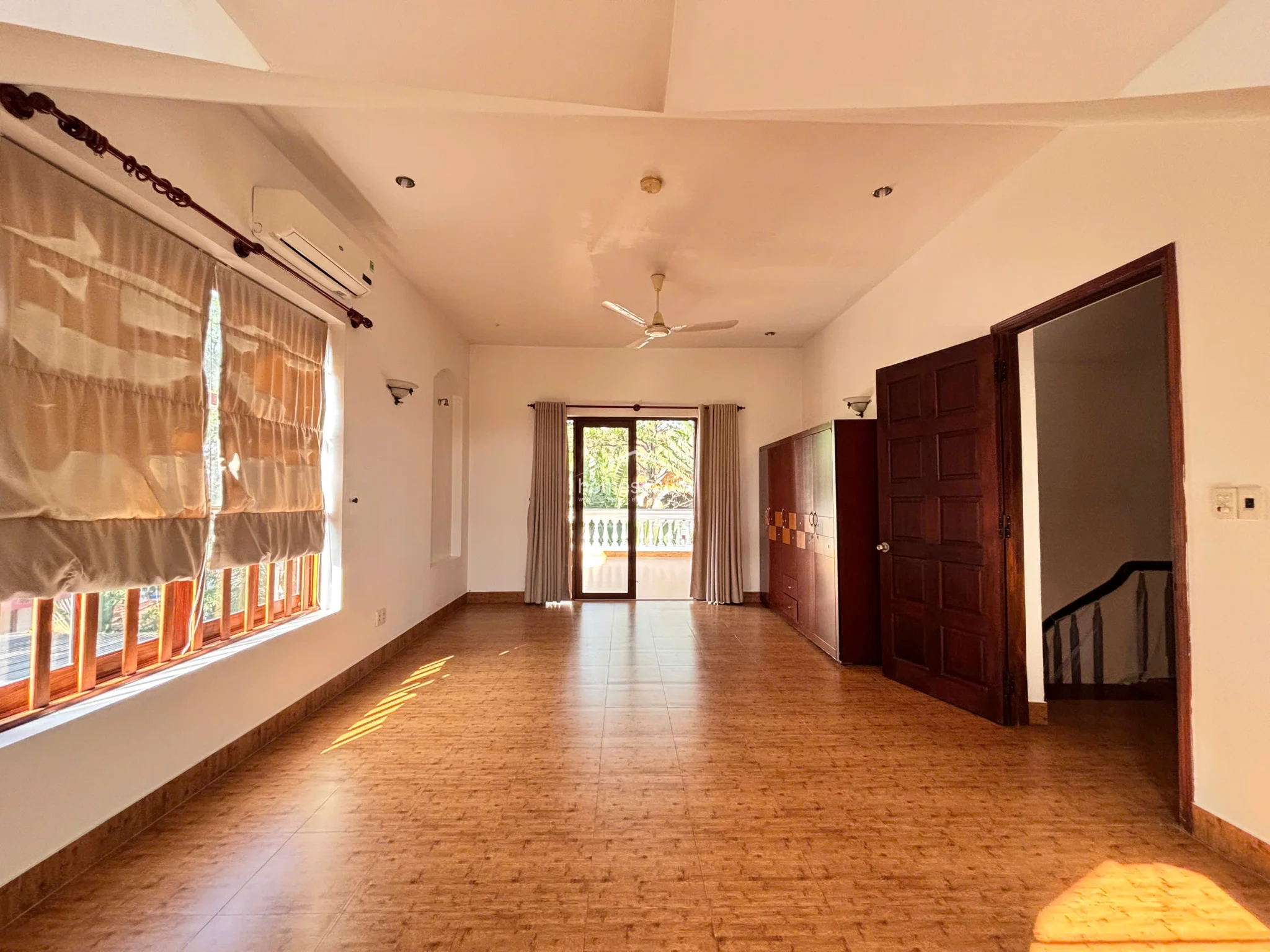 Villa for rent in compound Thao Dien - An Khanh Ward - 18