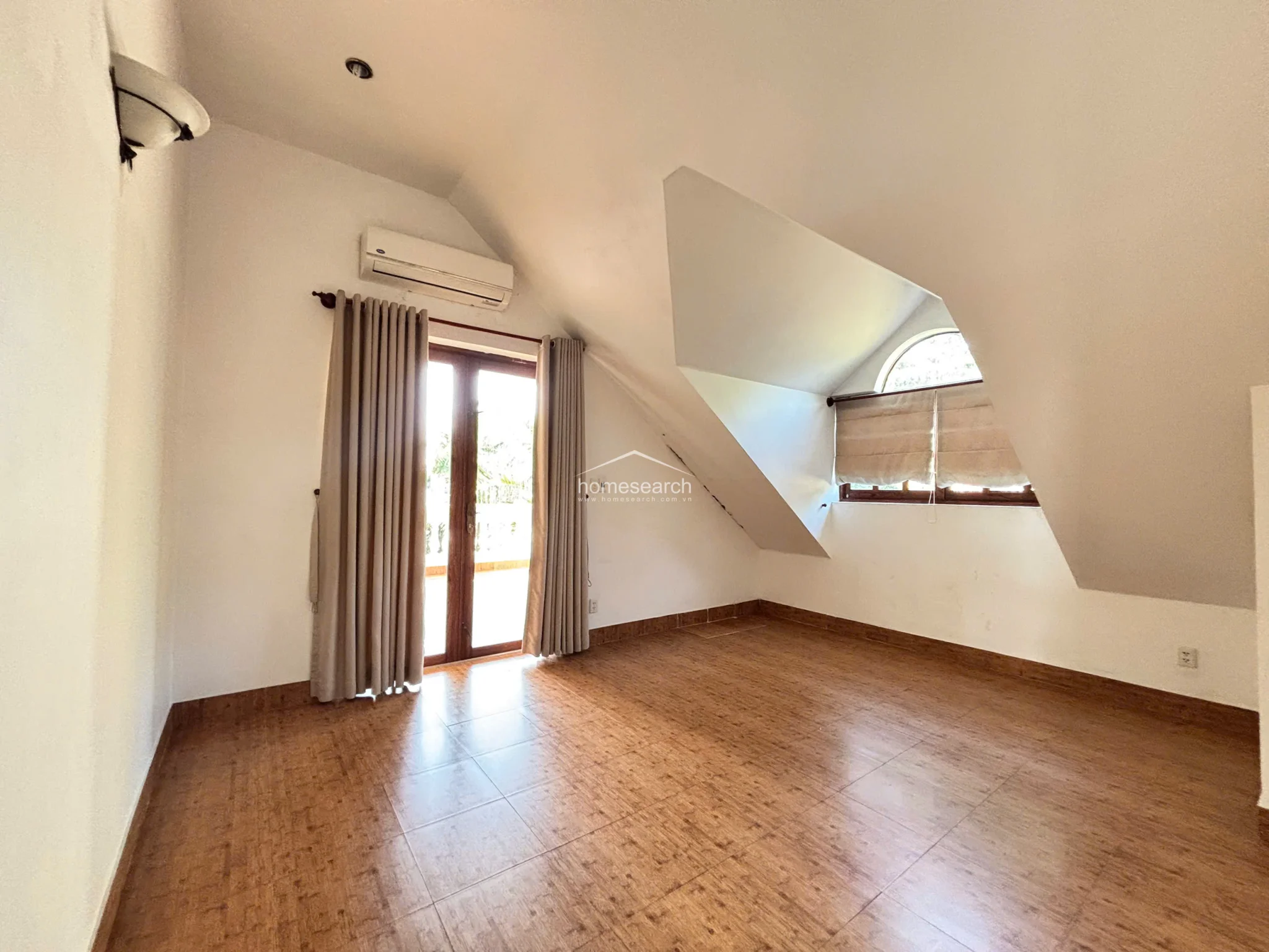 Villa for rent in compound Thao Dien - An Khanh Ward - 19