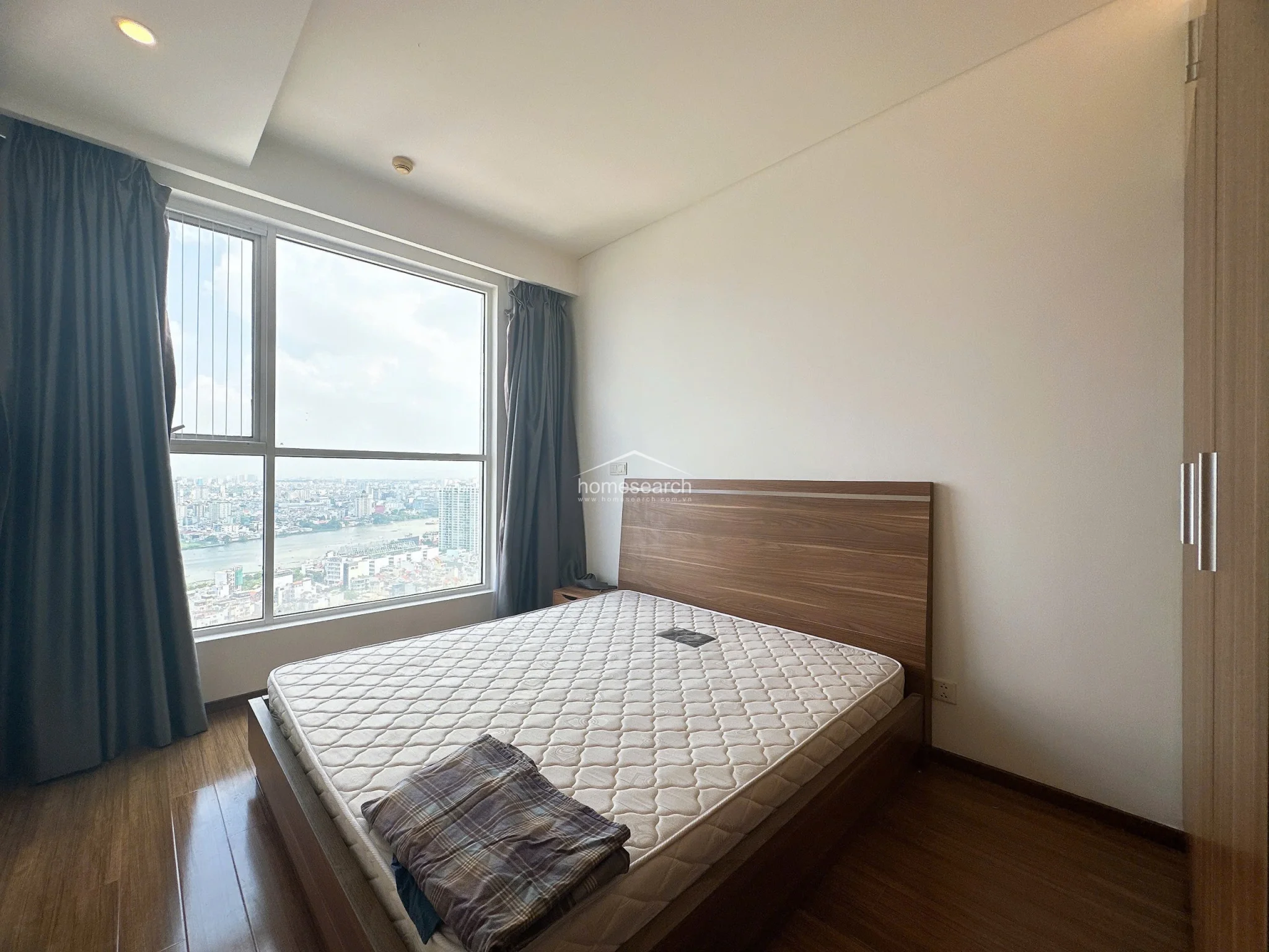 2 Bedroom apartment for rent in Thao Dien Pearl - 25M - 24