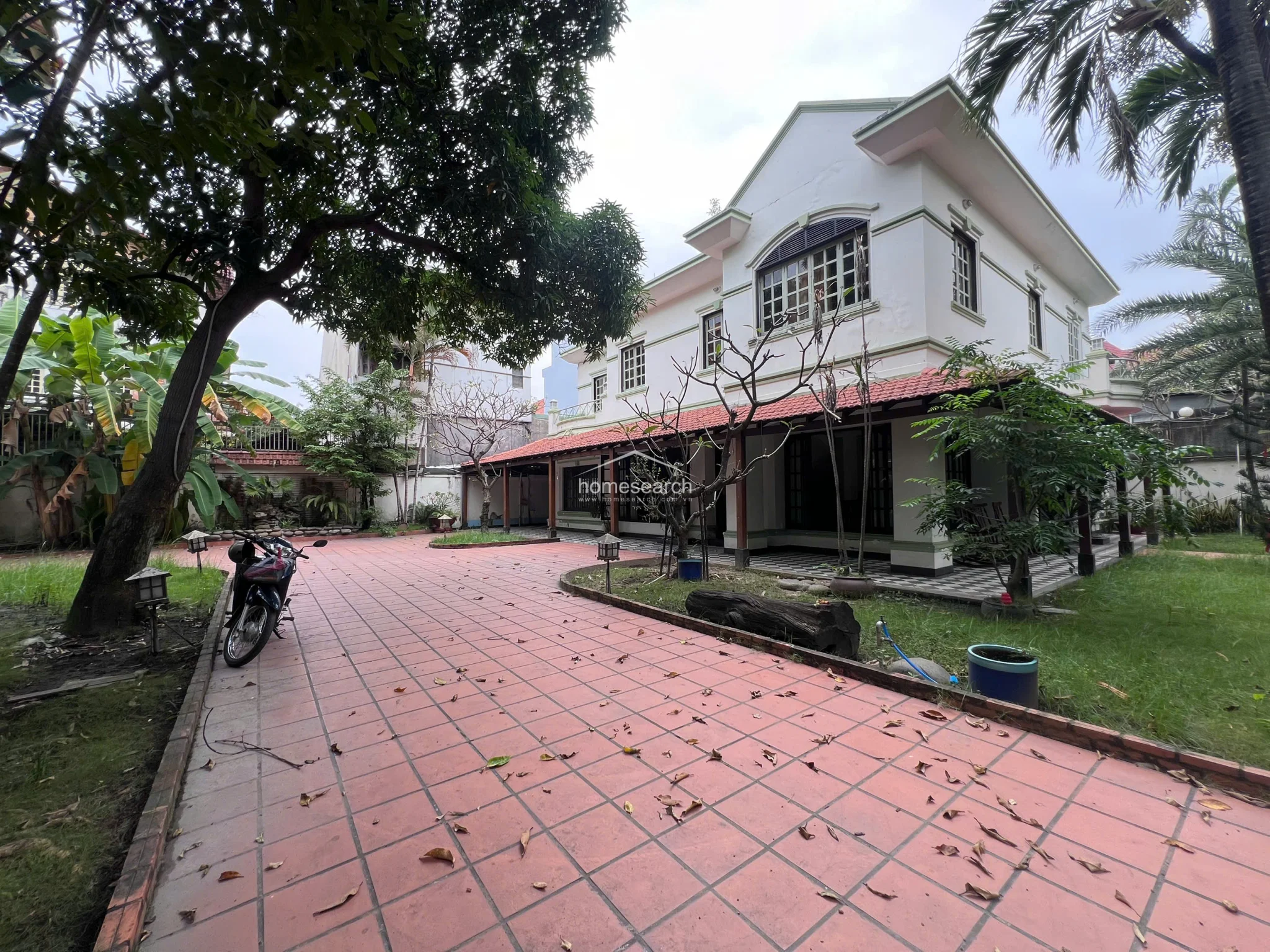 Villa for rent in Thao Dien - An Khanh Ward in An Khanh - Photo 1