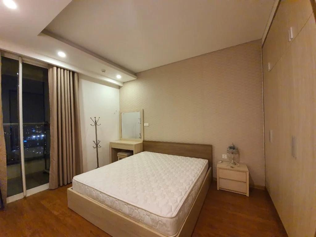 Furnished 2 Bedroom in Thao Dien Pearl - $1,000/month