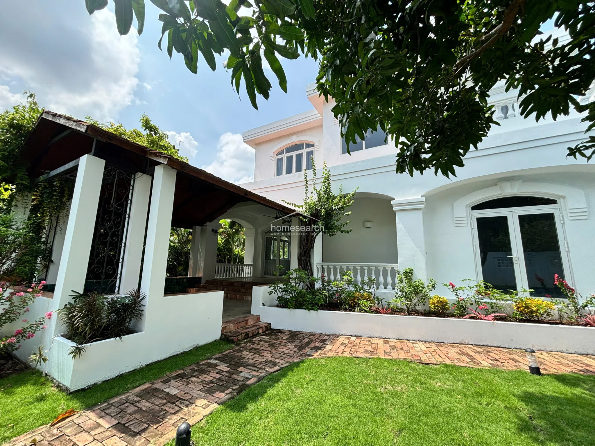 Private Pool 4-Bedroom Villa in Phu Nhuan Compound, Thao Dien in An Khanh - Photo 2