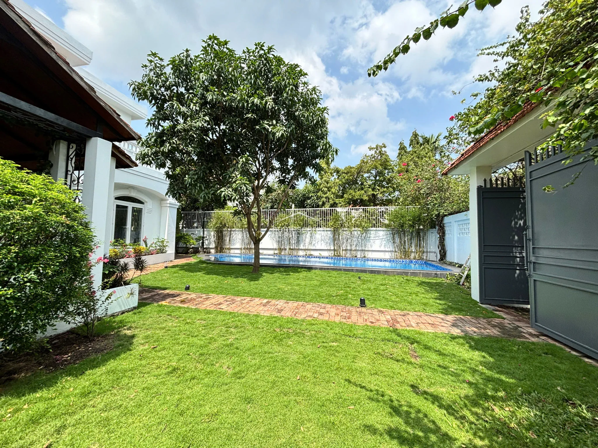 Private Pool 4-Bedroom Villa in Phu Nhuan Compound, Thao Dien in An Khanh - Photo 7