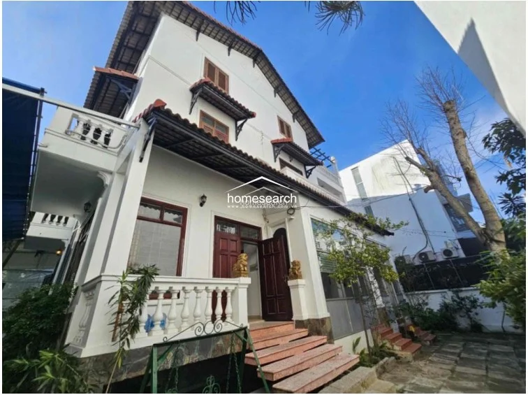VILLA FOR RENT IN COMPOUND - THAO DIEN - DIST.2 - 12