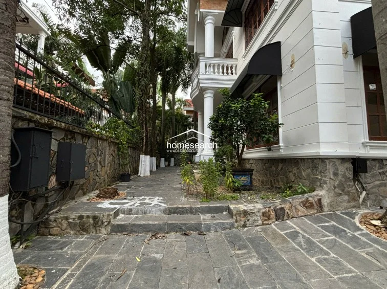 VILLA FOR RENT IN COMPOUND - THAO DIEN - 4