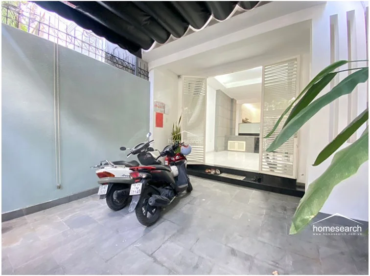 Stunning Modern Townhouse in Thao Dien – A Blank Canvas for Your Dream Home in An Khanh - Photo 1