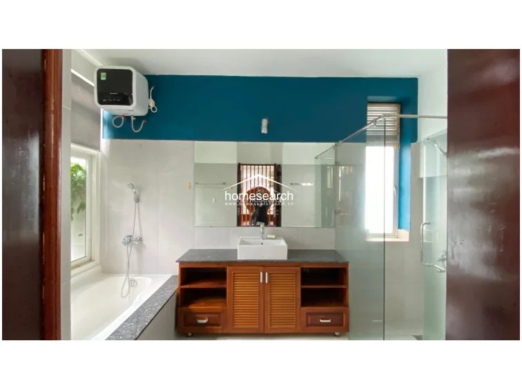VILLA FOR RENT IN COMPOUND - THAO DIEN - DIST.2 - 25
