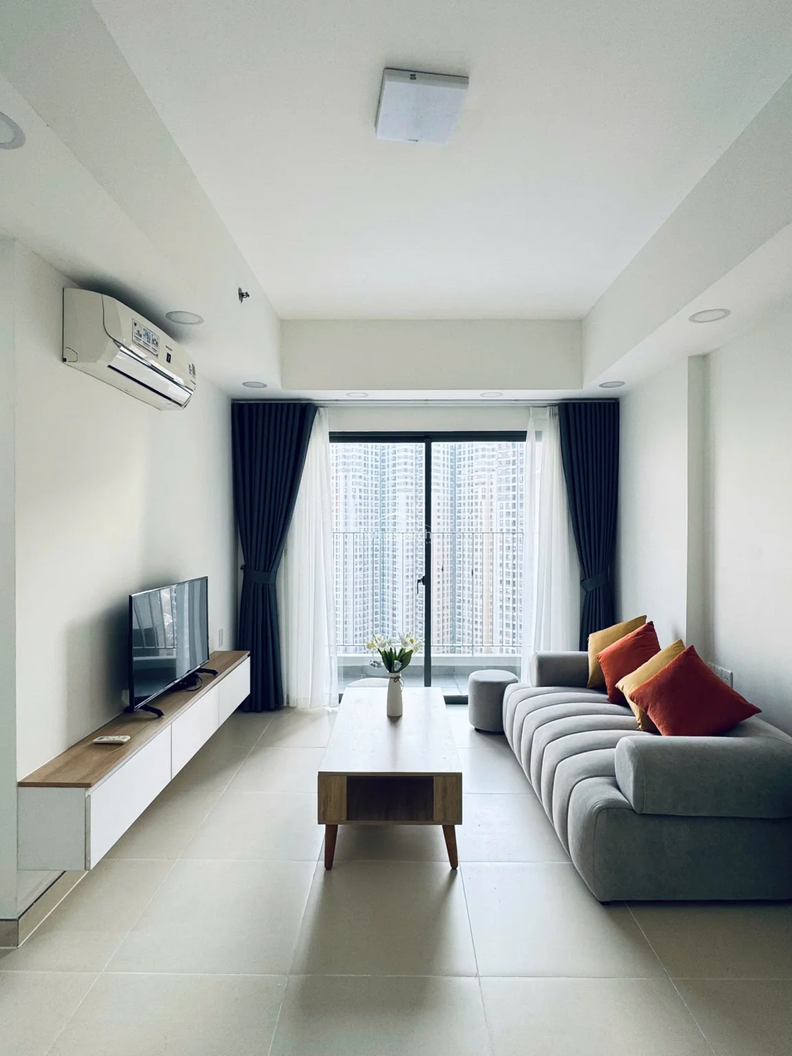 High-Floor 3-Bedroom Apartment in Masteri Thao Dien in An Khanh - Photo 1