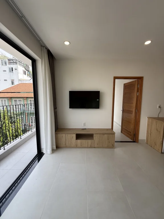 Move-In Ready: Pristine 1BR Serviced Apartment in the Heart of Thao Dien