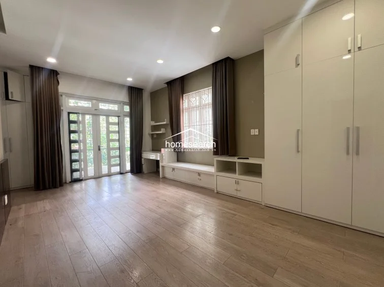 HOUSE FOR RENT IN COMPOUND - THAO DIEN - DIST.2 - 17