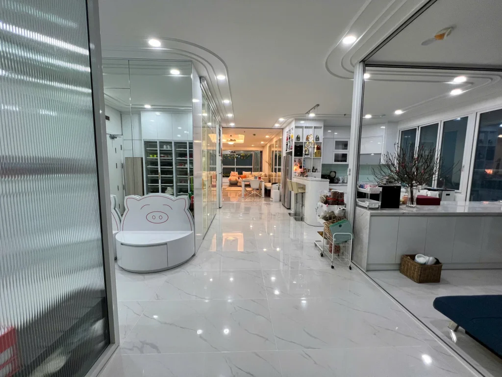 4 Bedroom apartment in Thao Dien Pearl for rent - 2