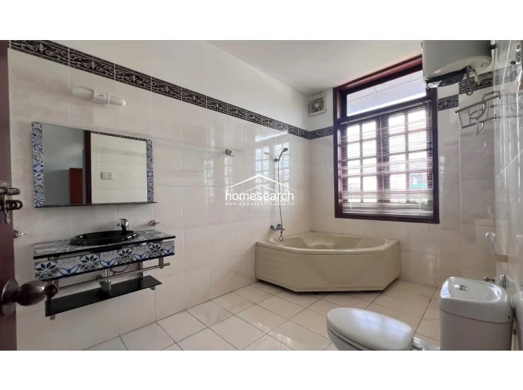 VILLA FOR RENT IN COMPOUND - THAO DIEN - DIST.2 - 26