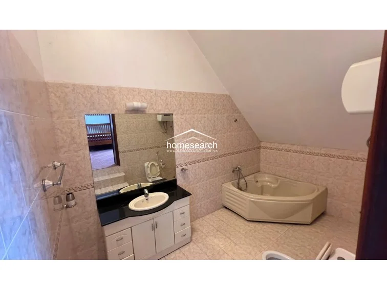 VILLA FOR RENT IN COMPOUND - THAO DIEN - DIST.2 - 27