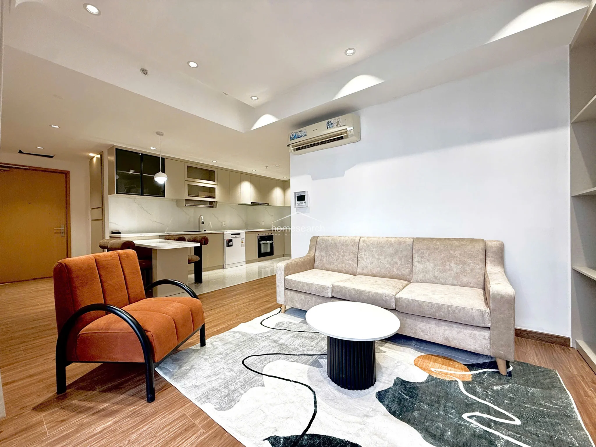 High-Floor 2-Bedroom River View Apartment in Masteri Thao Dien in An Khanh - Photo 1