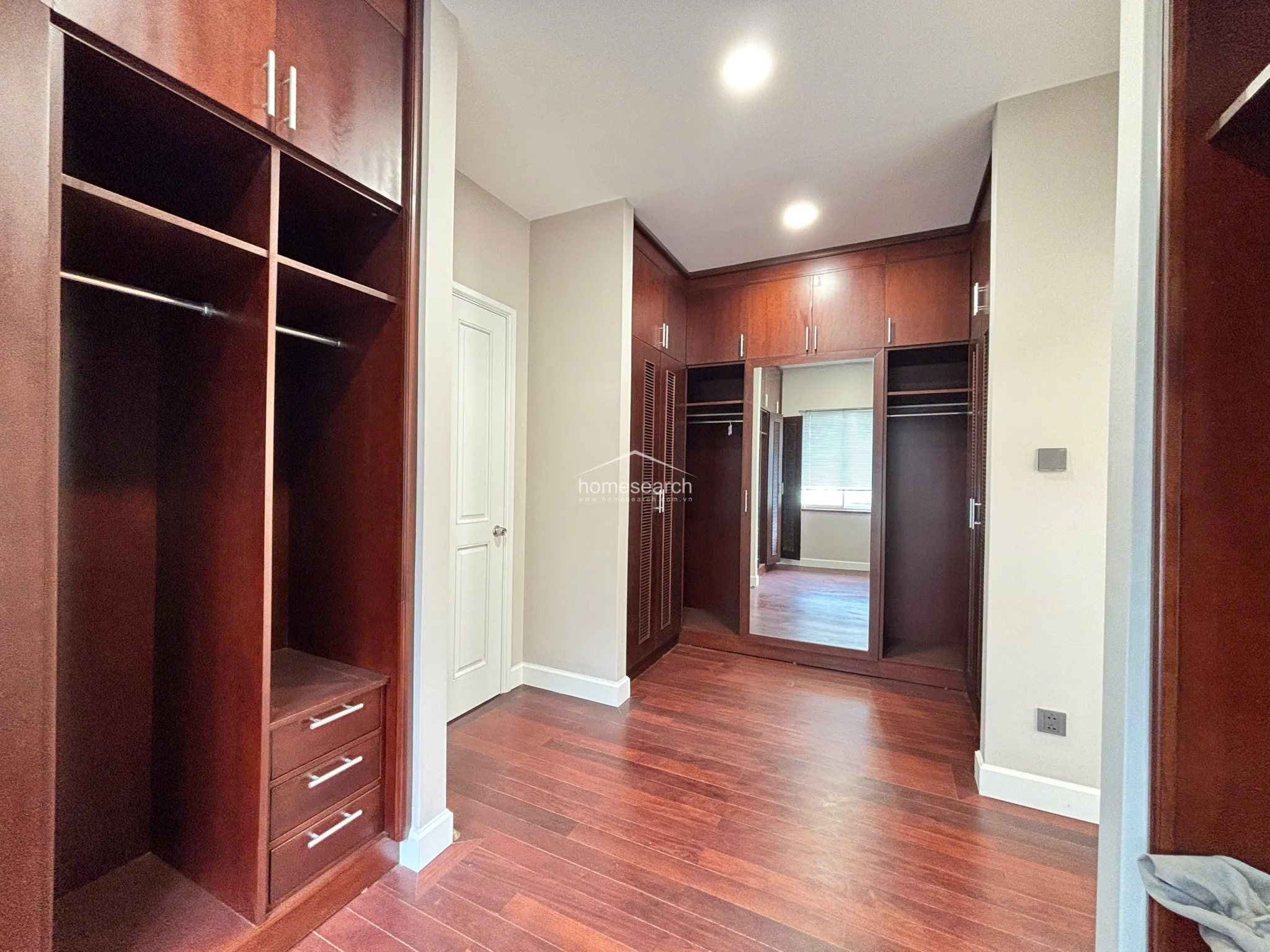 VILLA FOR RENT IN COMPOUND - BINH AN - DIST.2 - 24