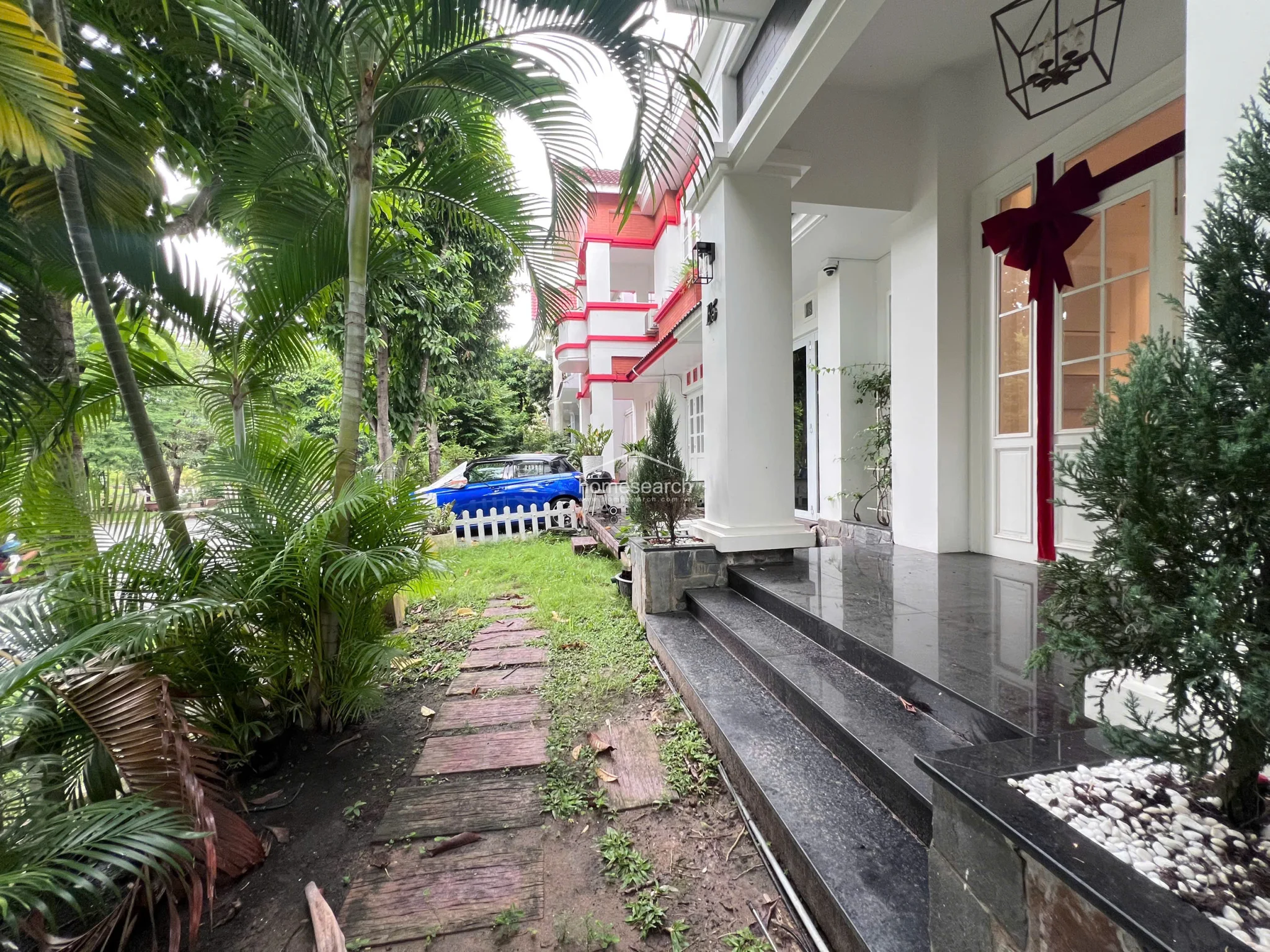 Luxurious Waterfront Villa for Rent in Lan Anh Compound, District 2 - 1