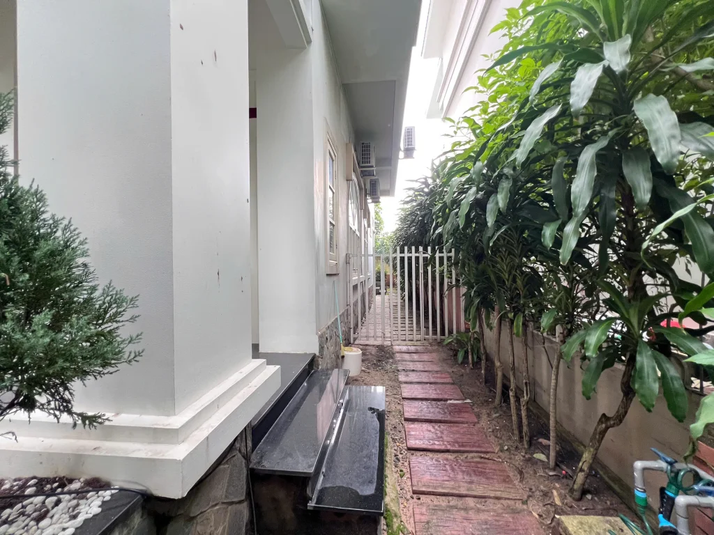 Luxurious Waterfront Villa for Rent in Lan Anh Compound, District 2 - 4
