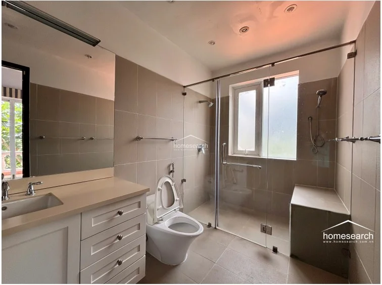 VILLA FOR RENT IN COMPOUND-THAO DIEN - 62