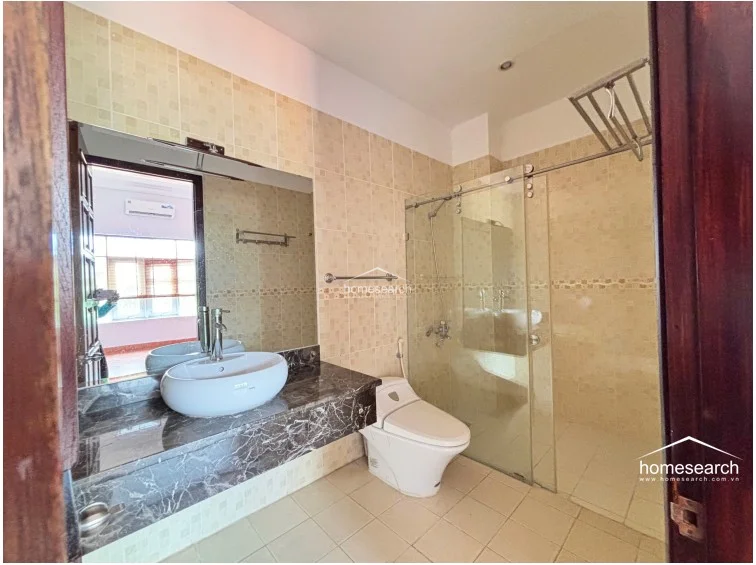VILLA FOR RENT IN COMPOUND-THAO DIEN - 60