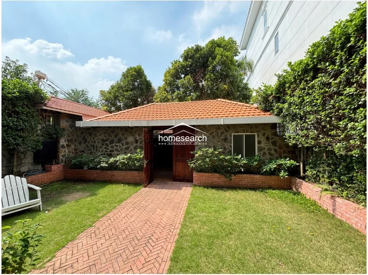 VILLA FOR RENT IN COMPOUND-THAO DIEN - 65