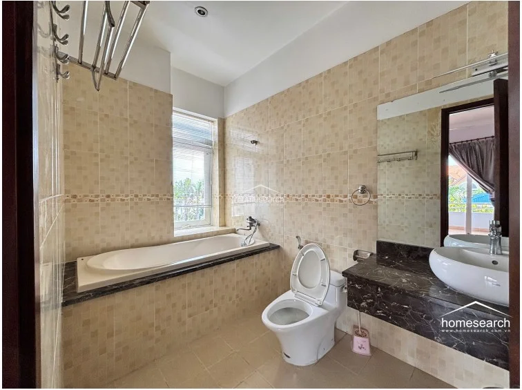 VILLA FOR RENT IN COMPOUND-THAO DIEN - 59