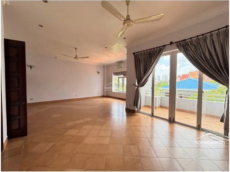 VILLA FOR RENT IN COMPOUND-THAO DIEN - 54