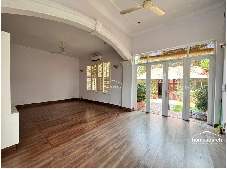 VILLA FOR RENT IN COMPOUND-THAO DIEN - 24